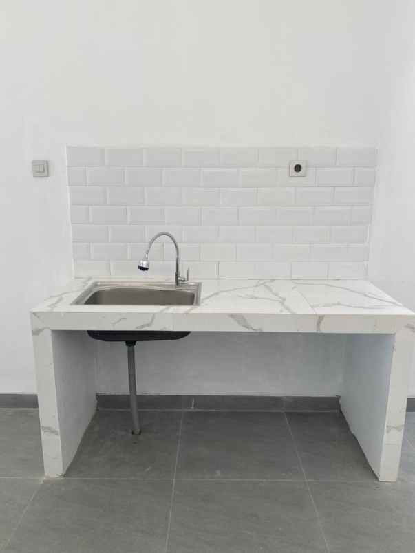 dijual rumah jln radar auri raya