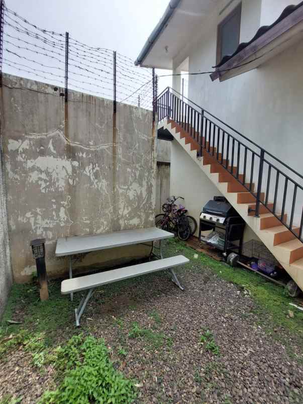 dijual rumah jln raya kalimulya