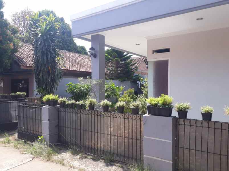 dijual rumah jln tole iskandar sukamaju