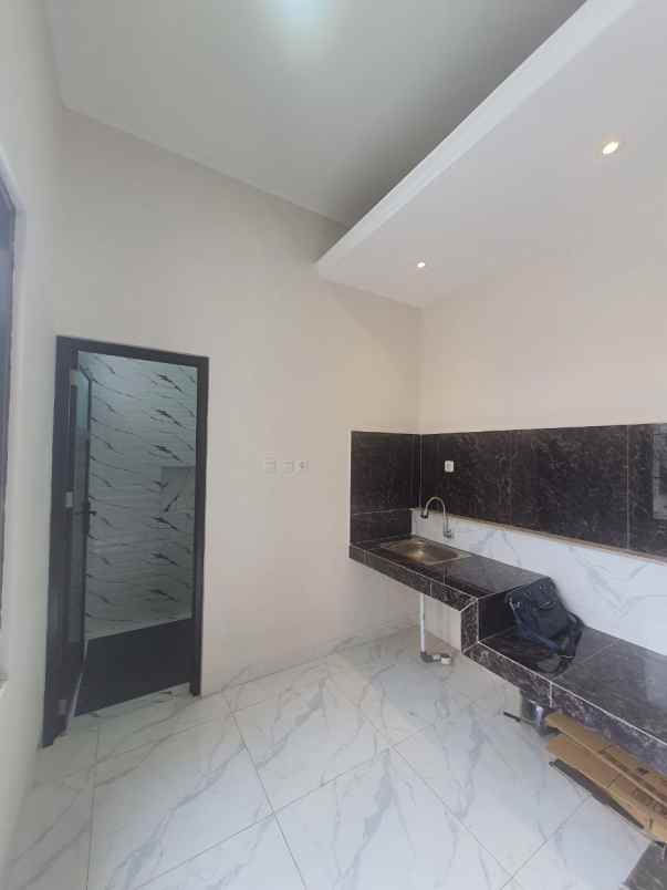 dijual rumah kalibaru cilodong kota depok