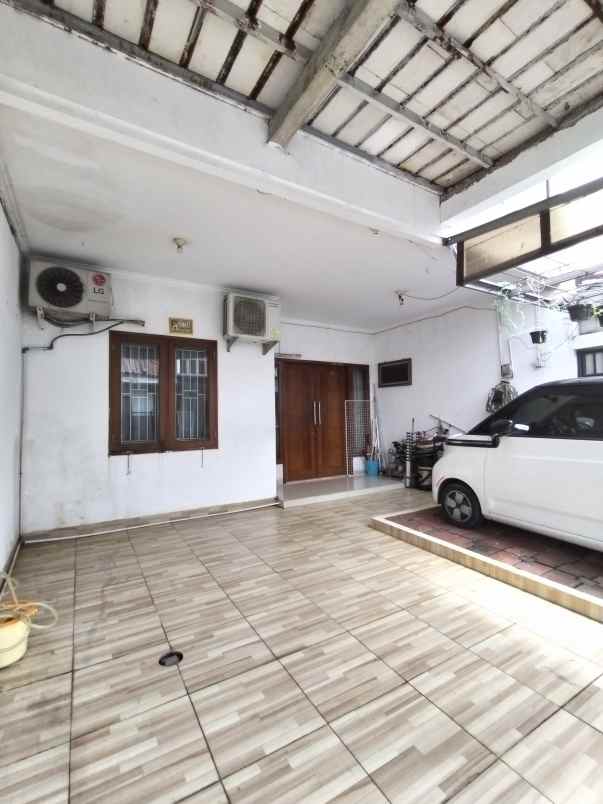 dijual rumah kalibata utara