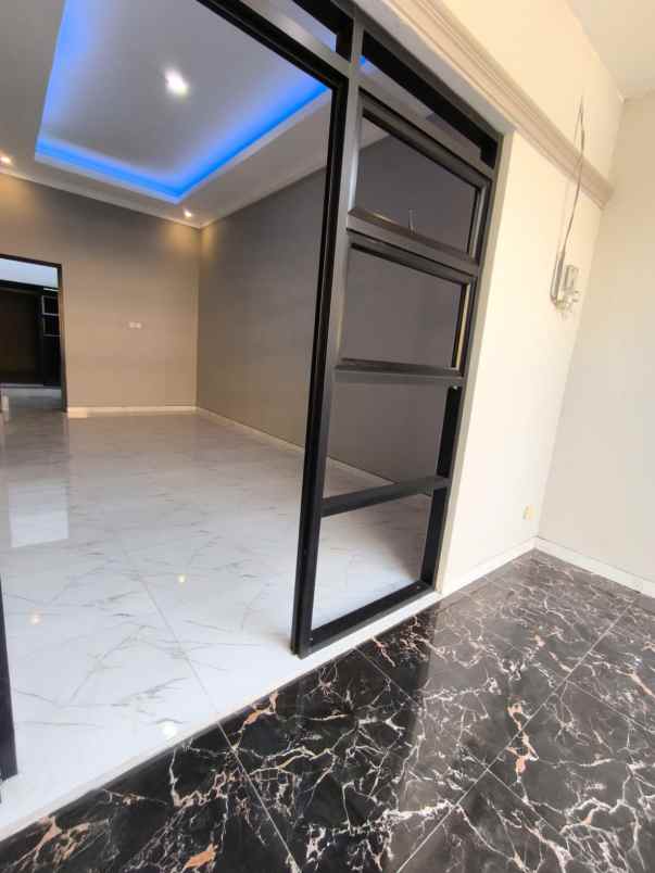 dijual rumah kalisegoro