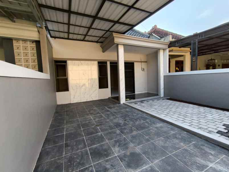 dijual rumah kalisegoro