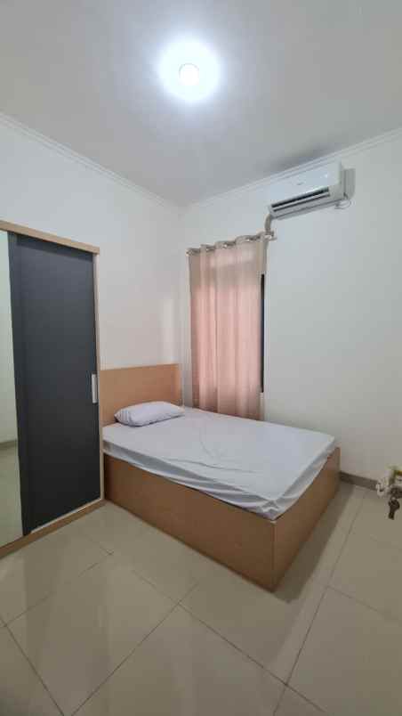 dijual rumah karang satria tambun