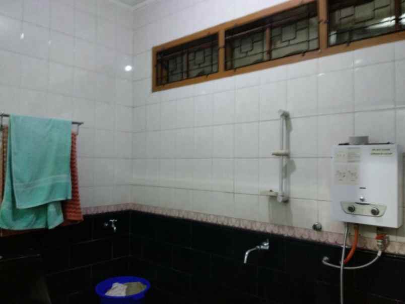 dijual rumah karasak