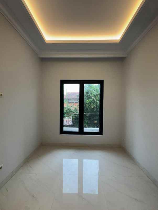 dijual rumah kebagusan