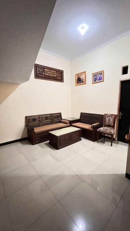 dijual rumah kebon jeruk
