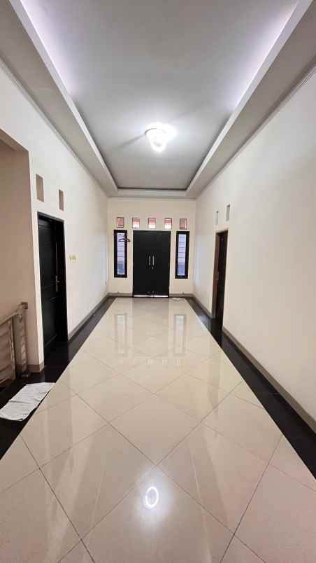 dijual rumah kebon jeruk