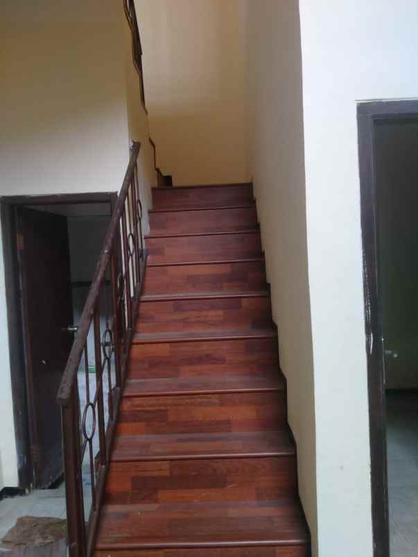 dijual rumah kebraon indah