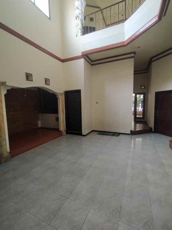 dijual rumah kebraon indah