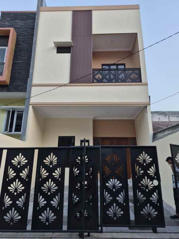 dijual rumah kelapa gading