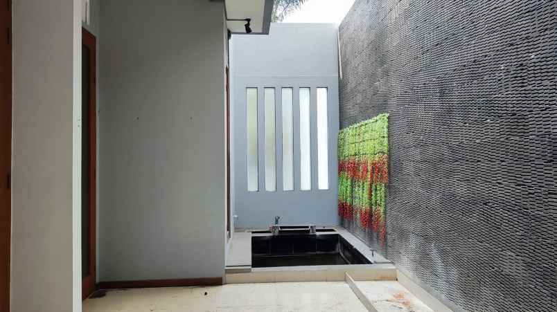 dijual rumah komplek abadi regency