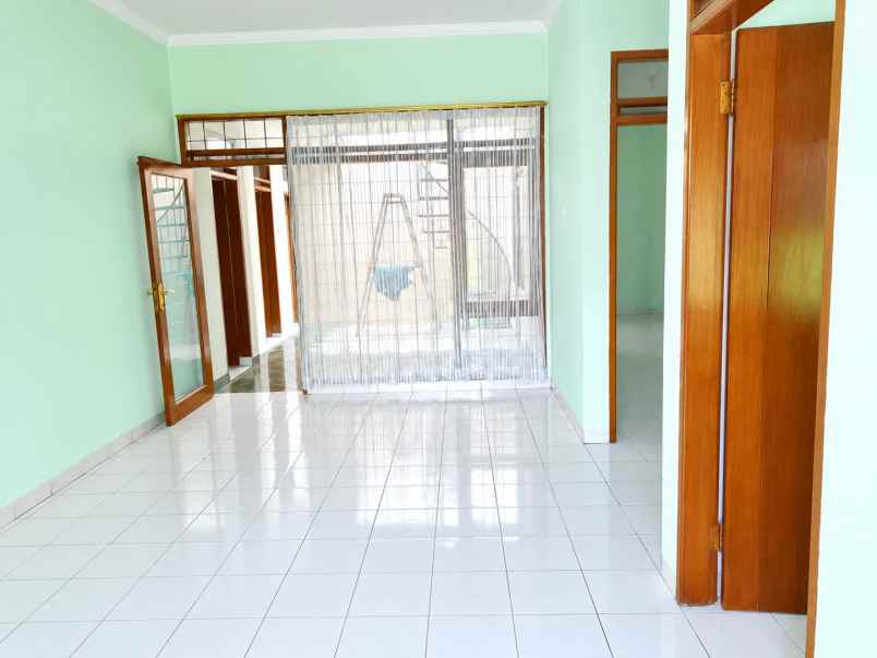 dijual rumah komplek batununggal indah