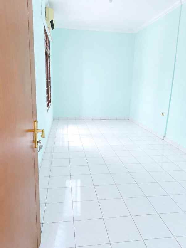 dijual rumah komplek batununggal indah
