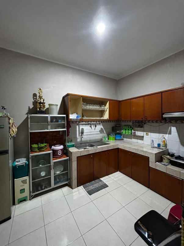 dijual rumah komplek batununggal indah
