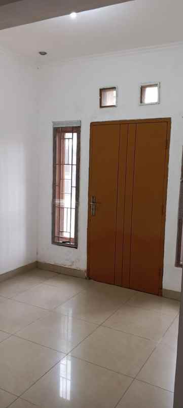 dijual rumah komplek buahbatu regency