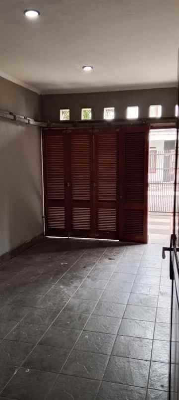 dijual rumah komplek buahbatu regency