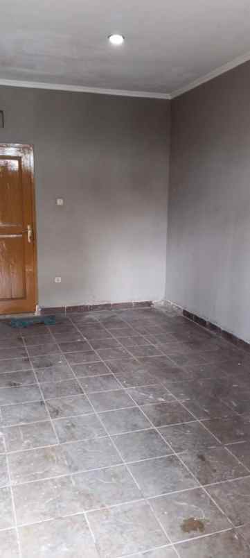 dijual rumah komplek buahbatu regency