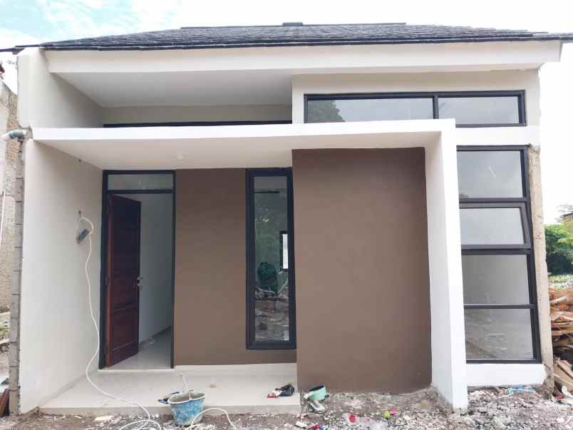 dijual rumah komplek bumi panyileukan
