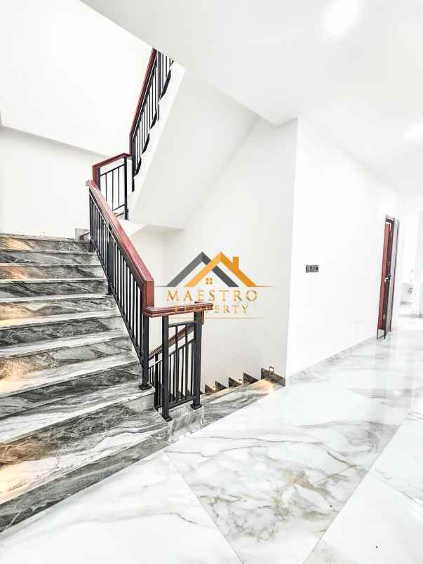 dijual rumah komplek cemara asri jalan