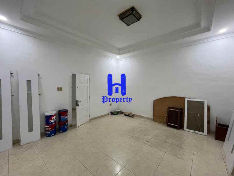 dijual rumah komplek cemara hijau jalan