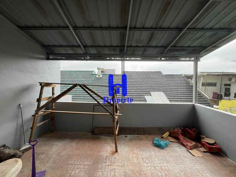 dijual rumah komplek cemara hijau jalan