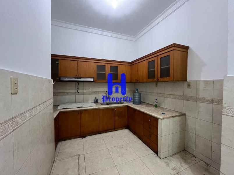 dijual rumah komplek cemara hijau jalan