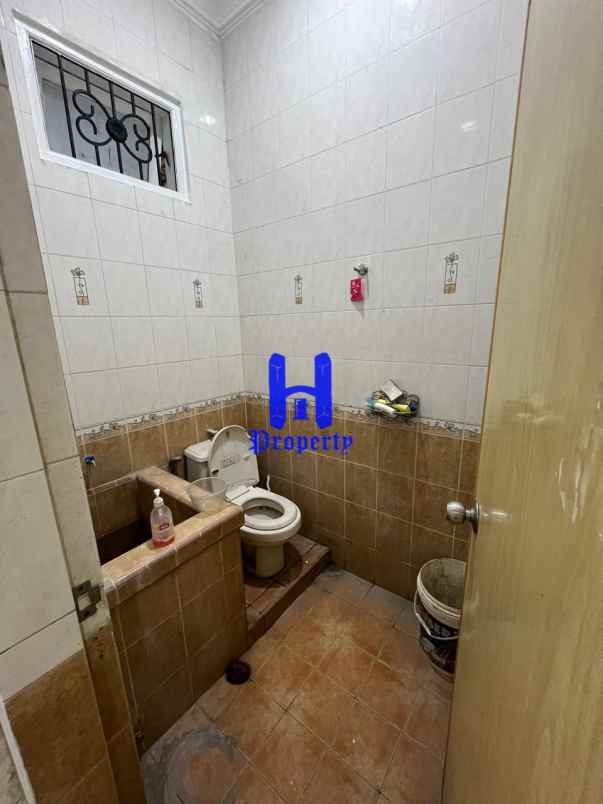 dijual rumah komplek cemara hijau jalan