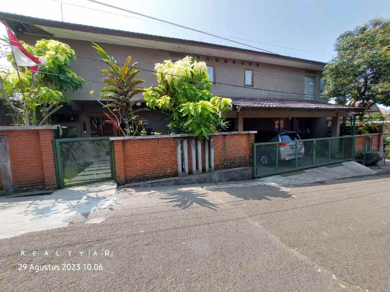 dijual rumah komplek cigadung