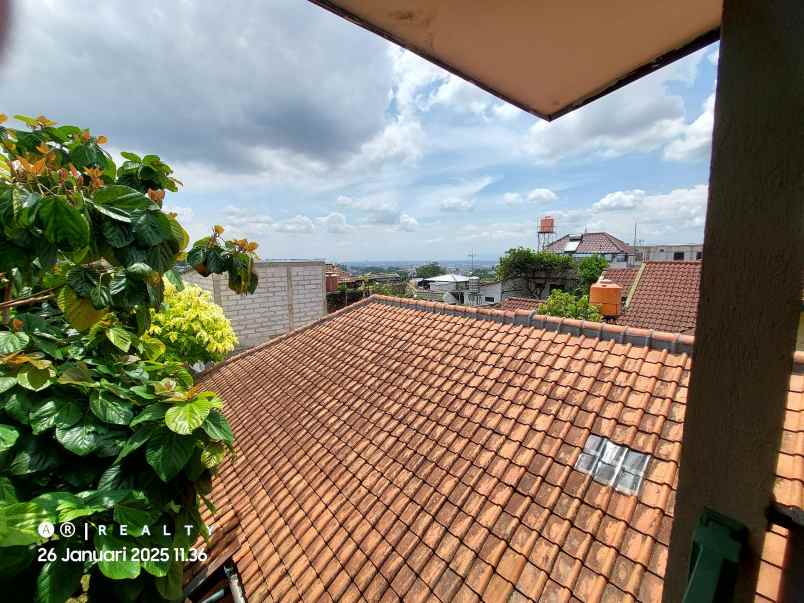 dijual rumah komplek cigadung