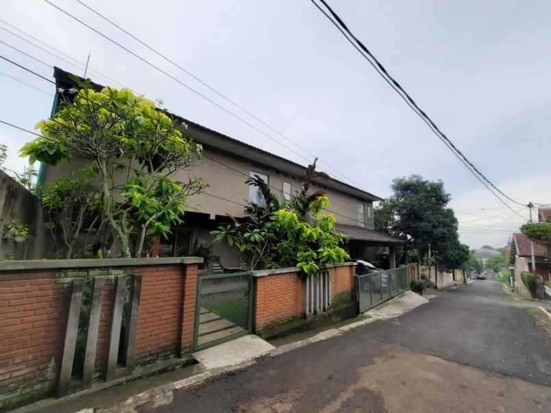 dijual rumah komplek cigadung