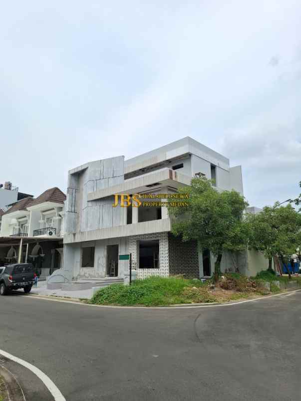 dijual rumah komplek citraland gama