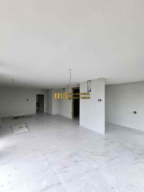 dijual rumah komplek citraland gama