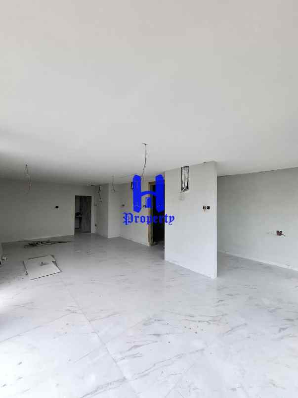 dijual rumah komplek citraland gama