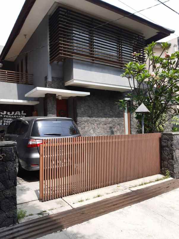 dijual rumah komplek elit batununggal