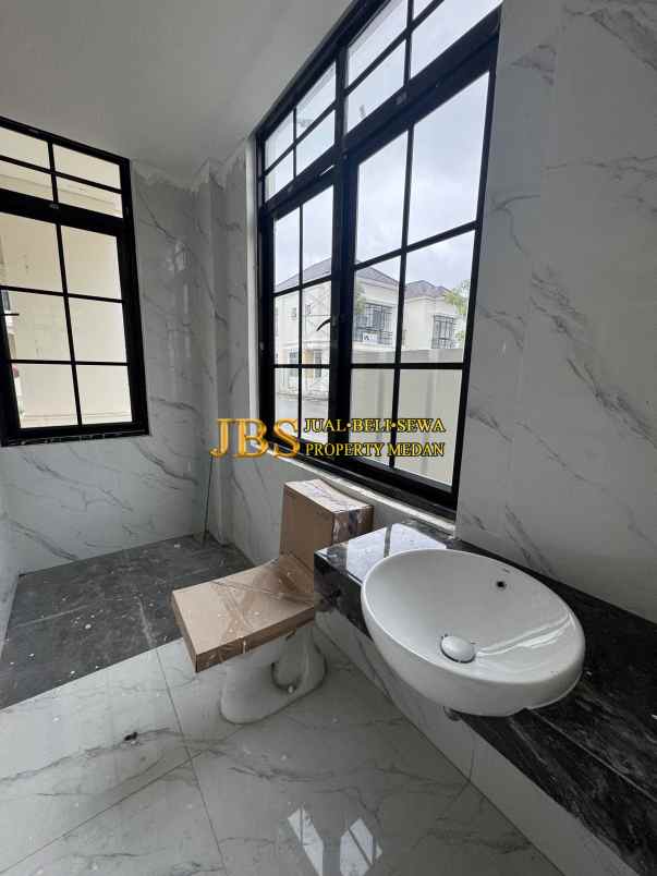 dijual rumah komplek jewel garden jalan