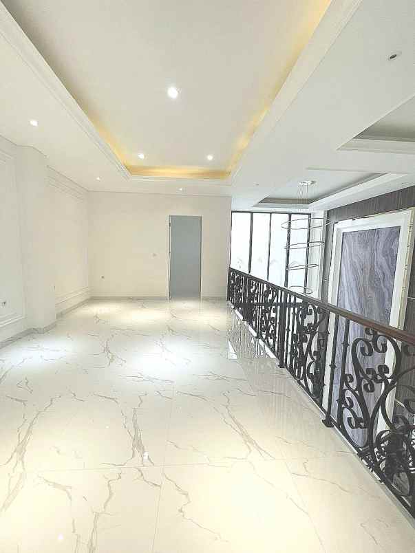 dijual rumah komplek joglo jakarta barat