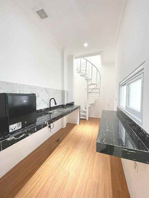 dijual rumah komplek joglo jakarta barat