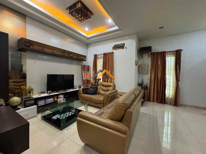 dijual rumah komplek mutiara residence