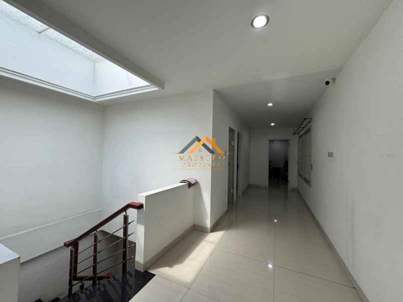 dijual rumah komplek mutiara residence