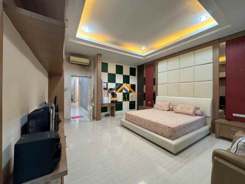 dijual rumah komplek mutiara residence