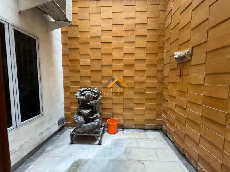 dijual rumah komplek mutiara residence