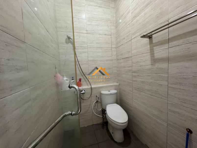 dijual rumah komplek mutiara residence