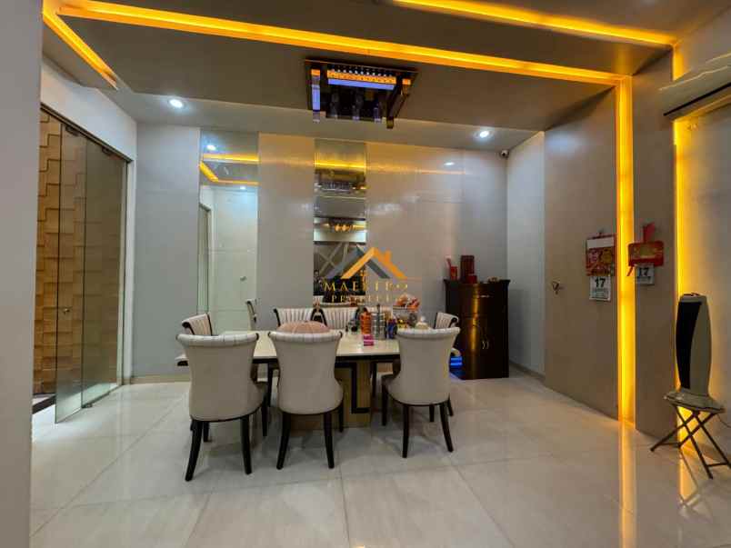 dijual rumah komplek mutiara residence