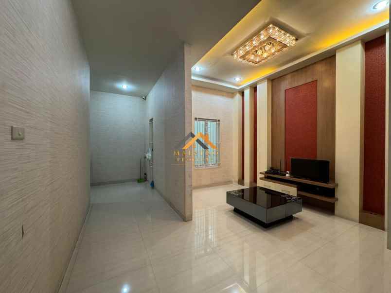 dijual rumah komplek mutiara residence