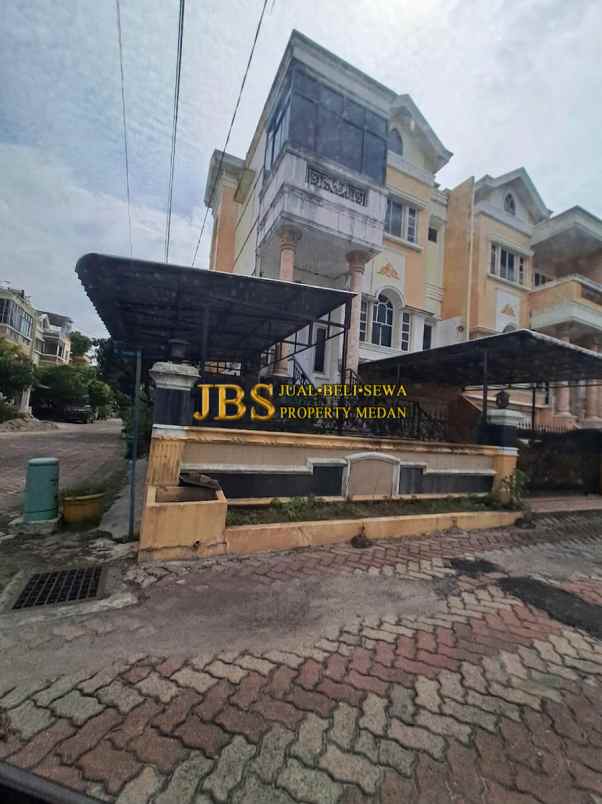 dijual rumah komplek piazza residence