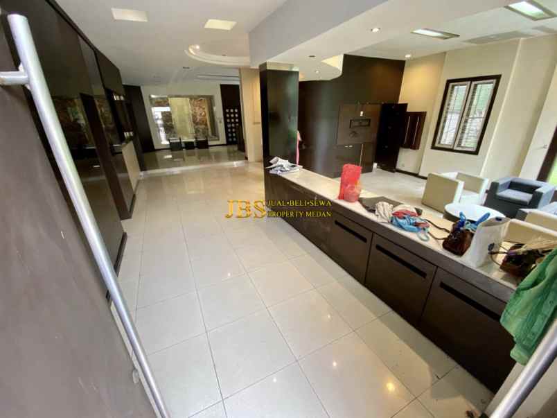 dijual rumah komplek taman malibu indah