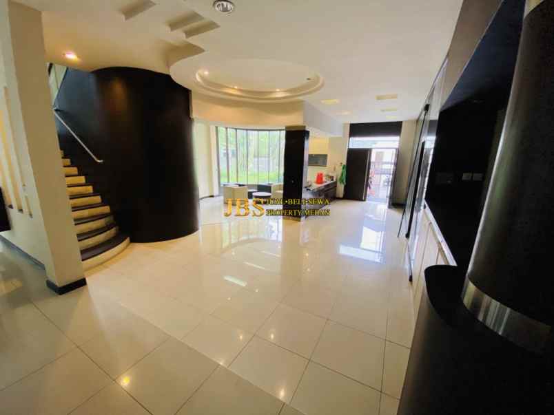 dijual rumah komplek taman malibu indah