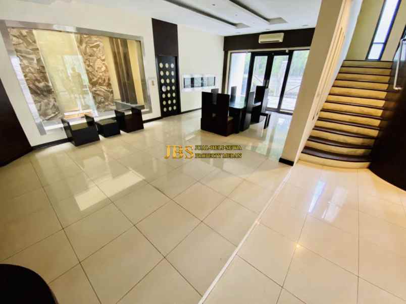 dijual rumah komplek taman malibu indah