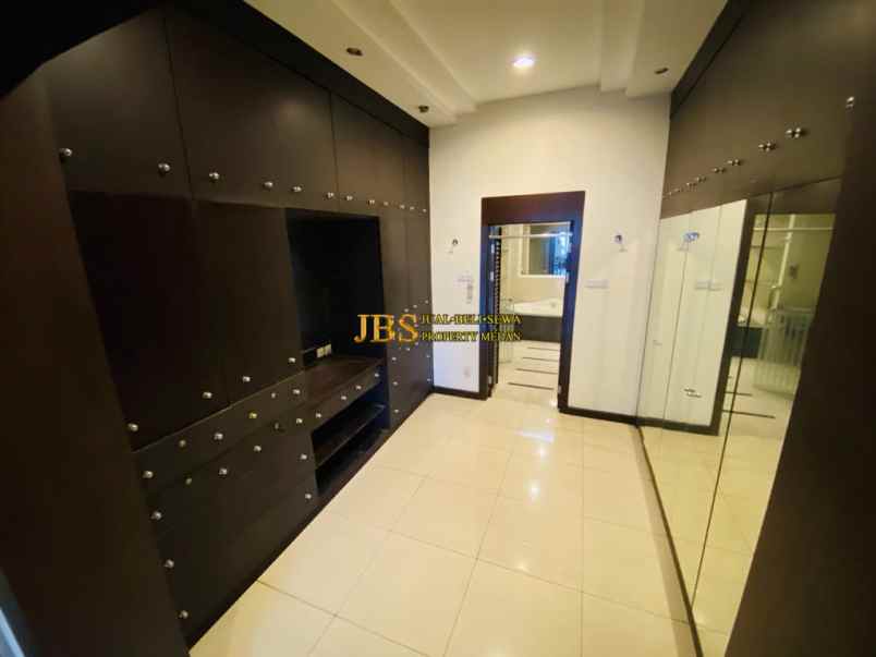 dijual rumah komplek taman malibu indah